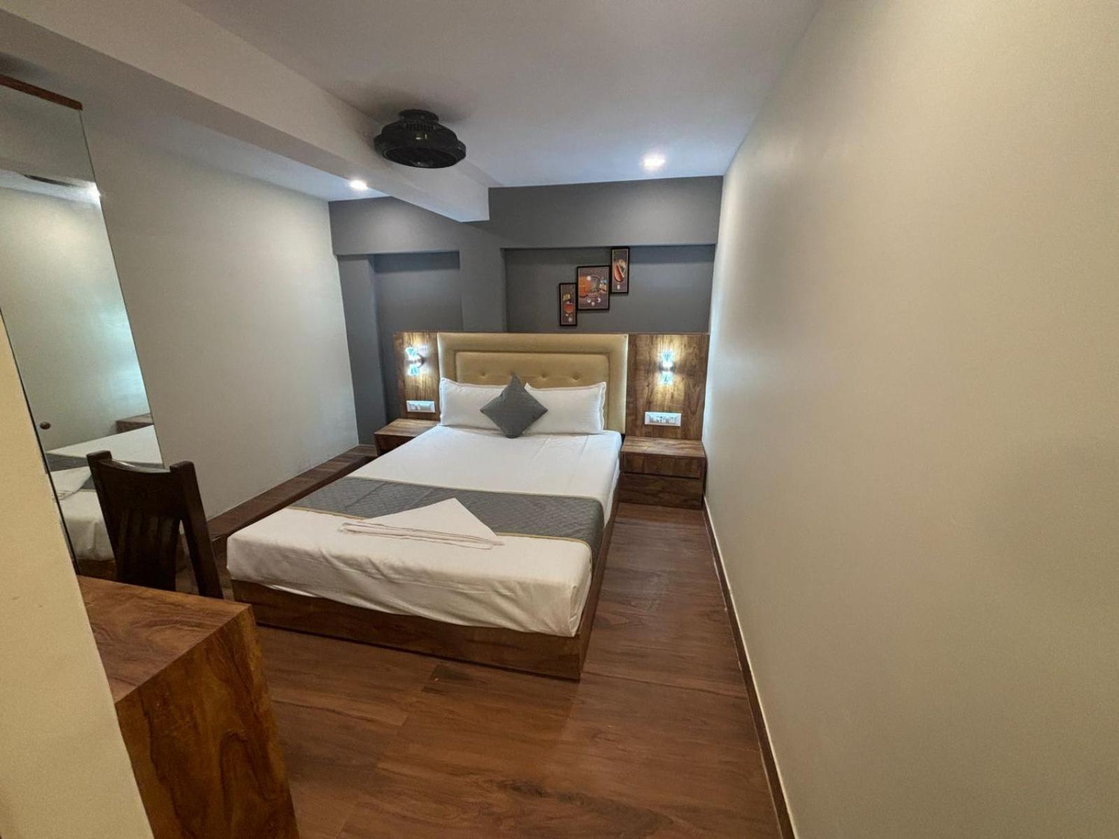 Hotel Z-A-R-A Park Goregaon West Bombaj Zewnętrze zdjęcie